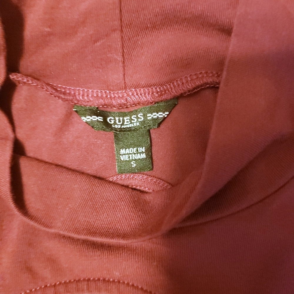 🔥HP🔥5-10-21🔥NWOT GUESS BIS SLVE TOP MAROON SZ S - Picture 3 of 3